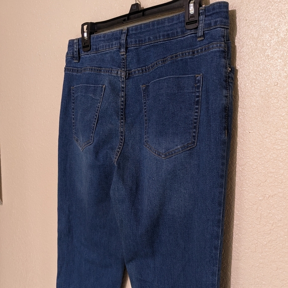 Medium wash long tall flared stretchy high rise jeans - Picture 6 of 8